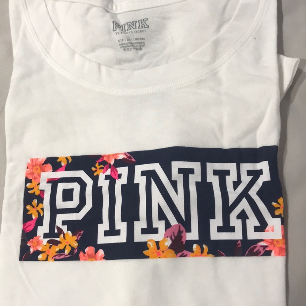 Brand New- Victoria’s Secret everyday tee🌸